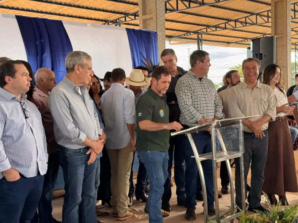 Governador Eduardo Riedel e prefeito Rogério Torquetti lançam novas obras no aniversário de Tacuru