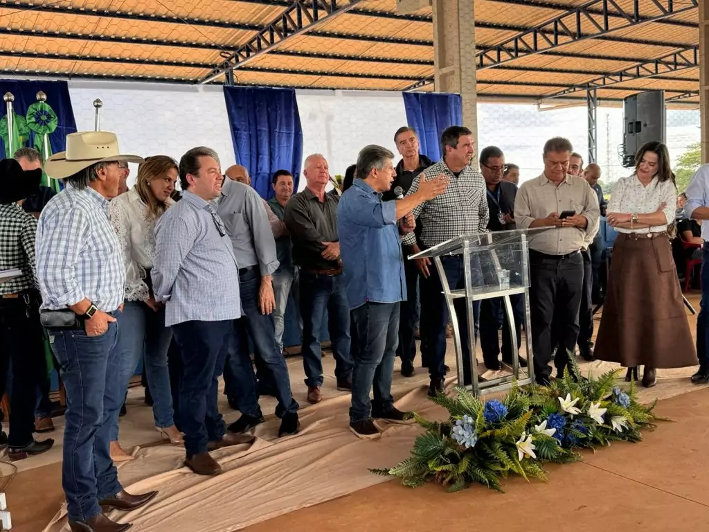 Governador Eduardo Riedel e prefeito Rogério Torquetti lançam novas obras no aniversário de Tacuru