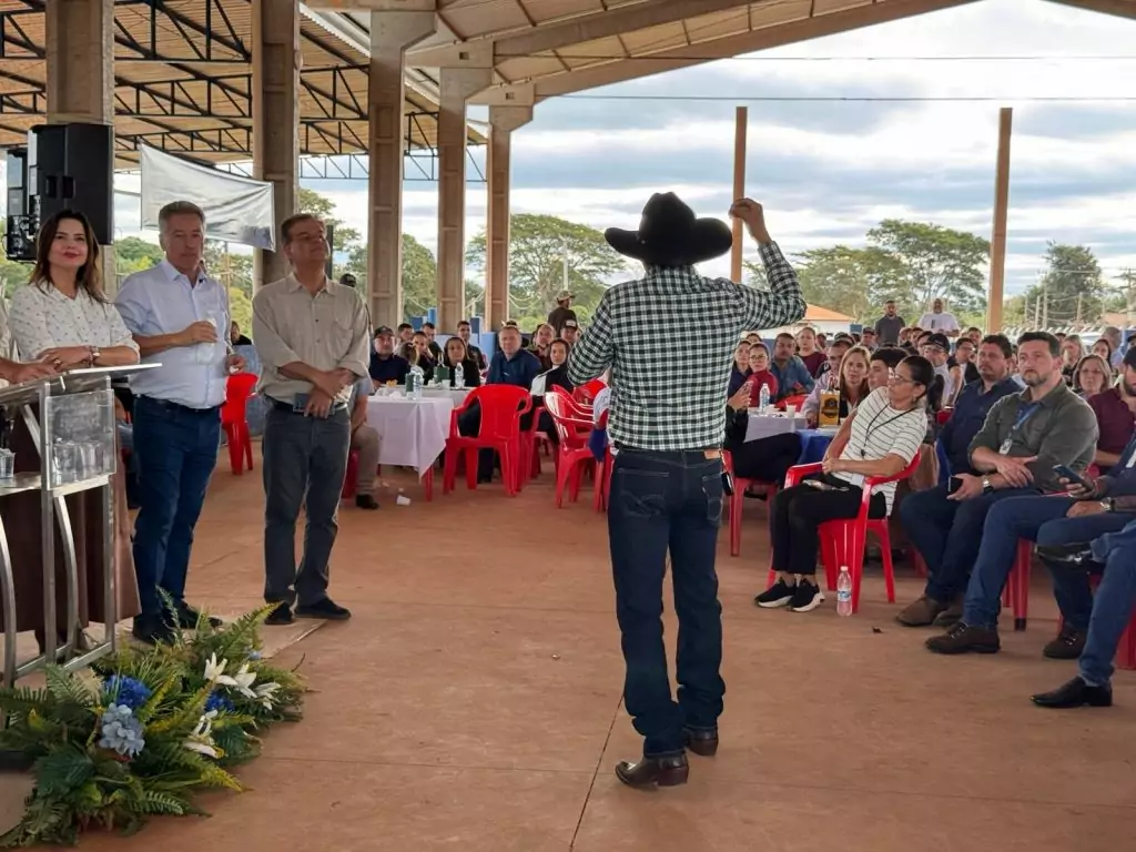 Governador Eduardo Riedel e prefeito Rogério Torquetti lançam novas obras no aniversário de Tacuru