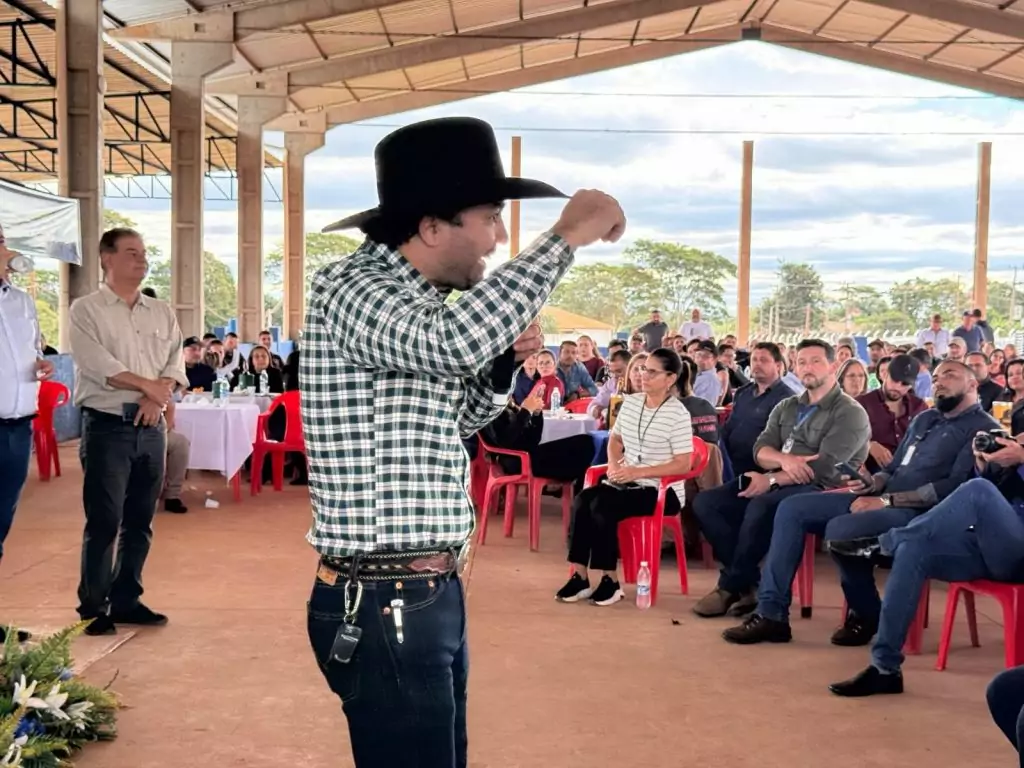 Governador Eduardo Riedel e prefeito Rogério Torquetti lançam novas obras no aniversário de Tacuru
