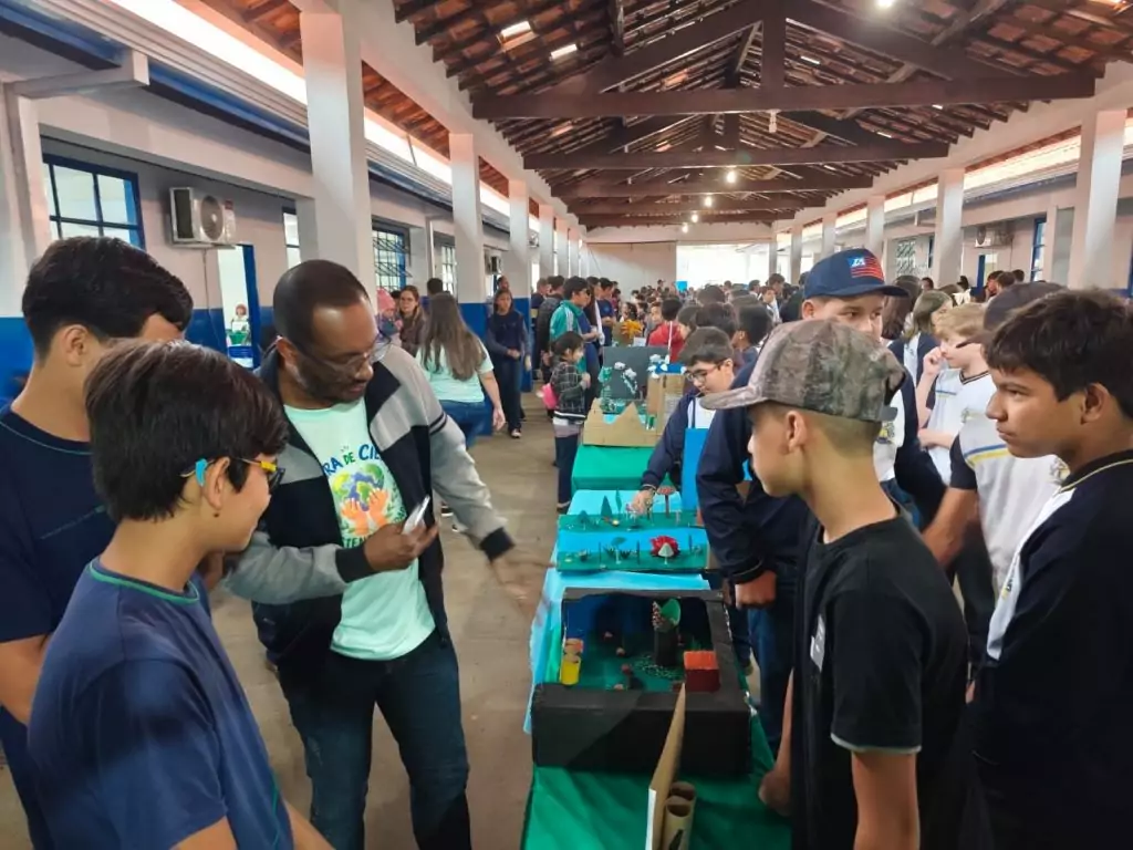 Feira de Ciências incentiva a consciência ambiental e o protagonismo dos estudantes em Caracol